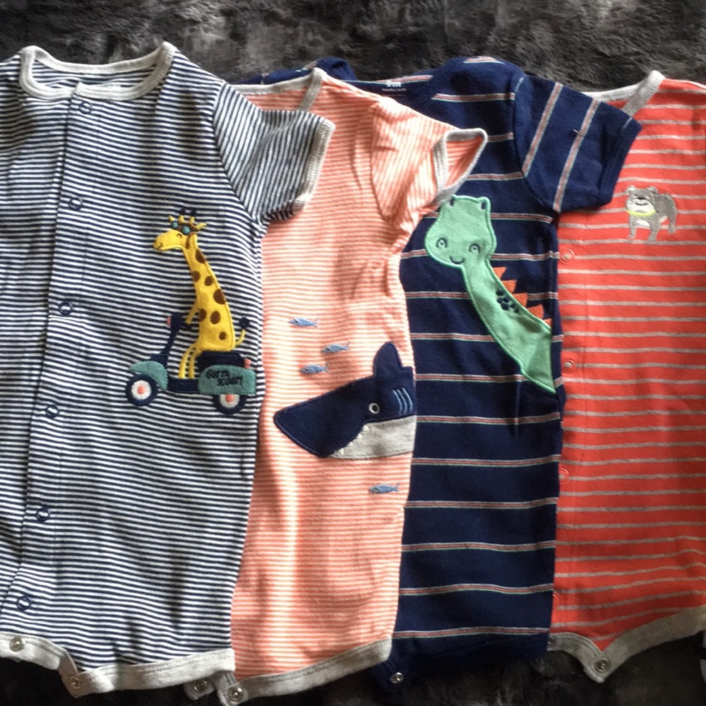 Carter’s one pc toddler boys outfits (4). Sz 9 mo